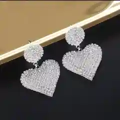 Вечерние серьги сердце со стразами