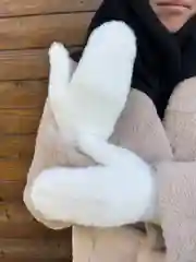 Варежки женские