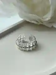 Кольцо широкое кружевное, со стразами