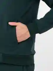Зеленый костюм спортивный