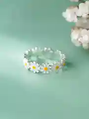 Серебряный кольцо "Ромашки", керамика