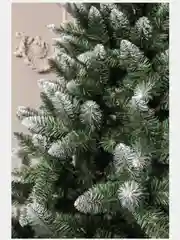 Тёмно-зелёный елка искусственная новогодняя, пушистая с белыми кончиками