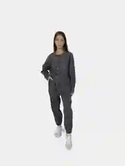 Зеленый костюм женский