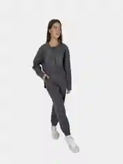 Зеленый костюм женский
