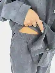 Зеленый костюм женский