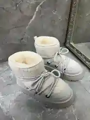 Белый угги женские,  барашки