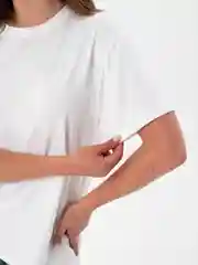 Белая хлопковая женская футболка со стразами
