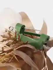 Коралловый меланж бутоньерка для жениха на свадьбу