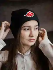 Черный шапка-бини с вышивкой, вязаная шапка с вышивкой, шапка с татарским орнаментом