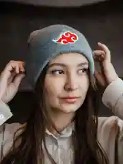 Серый шапка-бини с вышивкой, вязаная шапка с вышивкой, шапка с татарским орнаментом