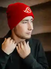 Красный шапка-бини с вышивкой, вязаная шапка с вышивкой, шапка с татарским орнаментом