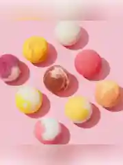 Клубничная увлажняющая бомбочка для ванны Beauty Desserts, 110 г