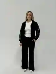 Женский спортивный костюм