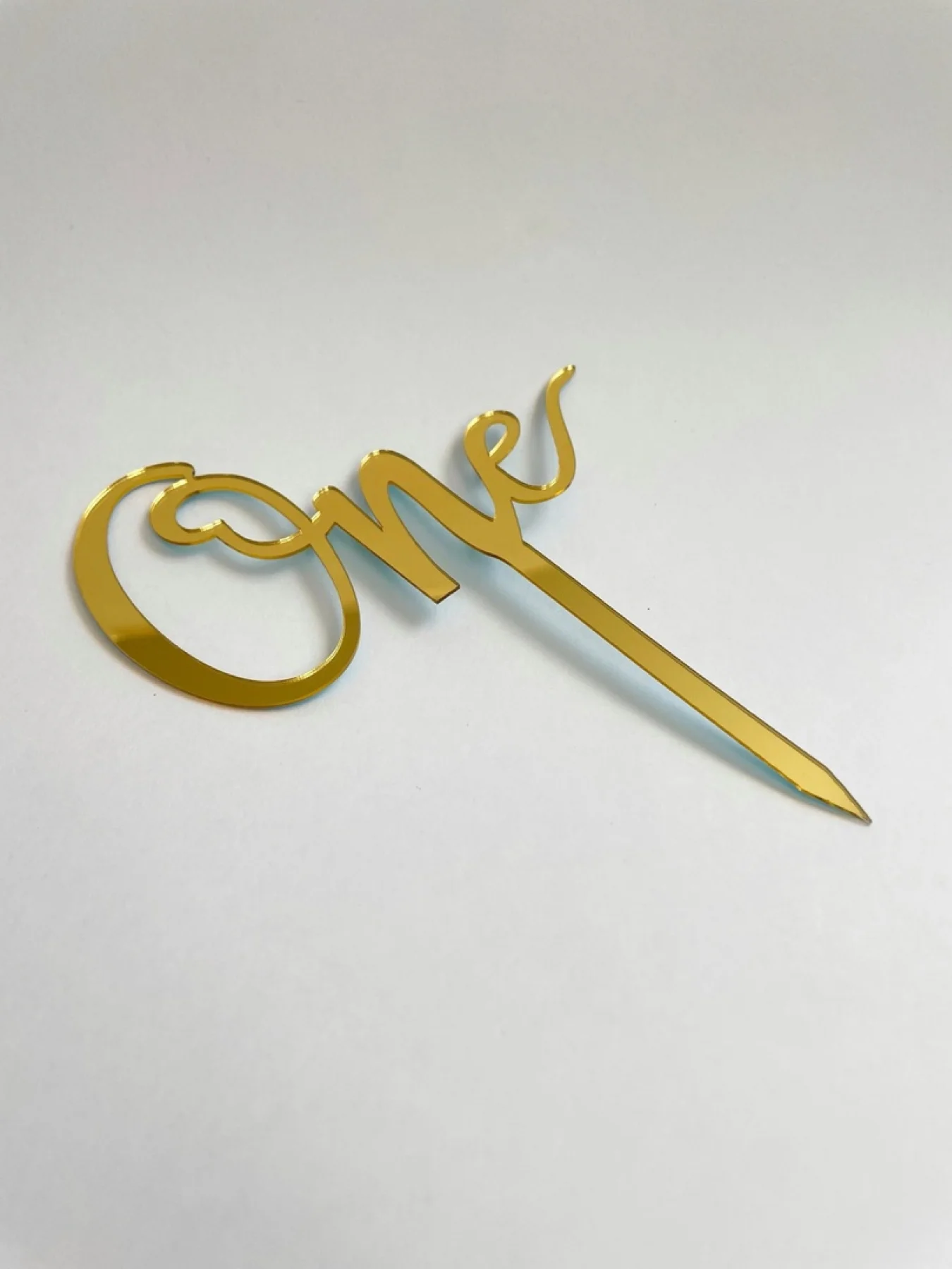 Золотой топпер на торт "One", акрил, надпись, украшение