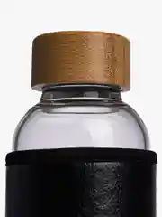 Бутылка для воды в чехле стеклянная
