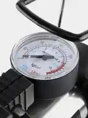 Черный компрессор автомобильный