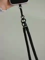 Черный шнурок на шею для телефона и ключей