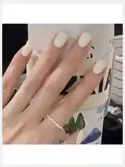 Накладные ногти короткие форма Квадрат белые