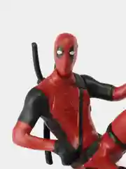 Алый игрушка в машину DEADPOOL. Сувенир на панель автомобиля ДЭДПУЛ. 5 видов