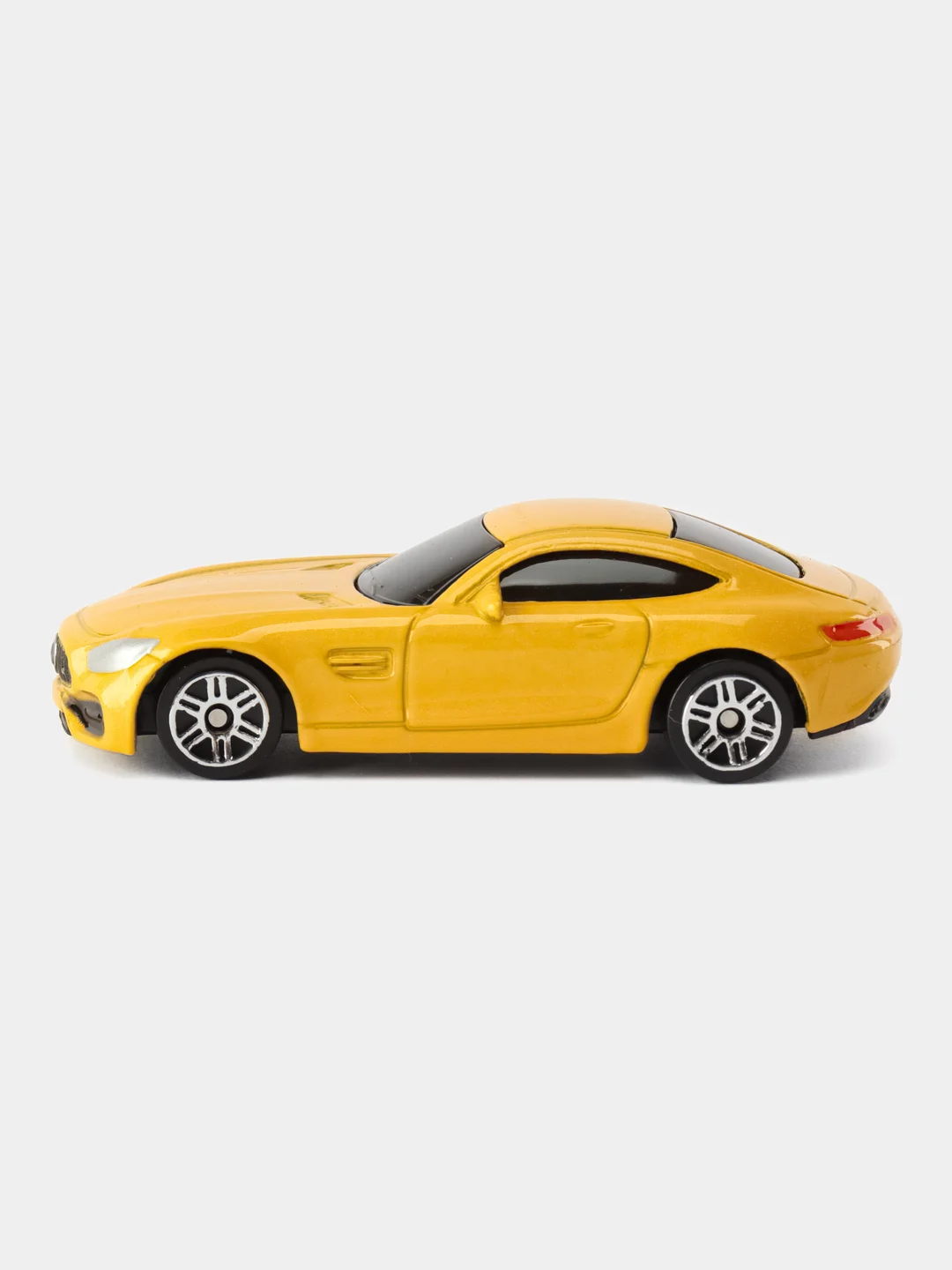 Машина металлическая MERCEDES-AMG GT S, 1:64, цвет жёлтый