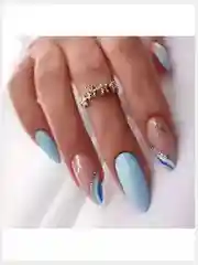 Накладные ногти короткие с дизайном форма Миндаль