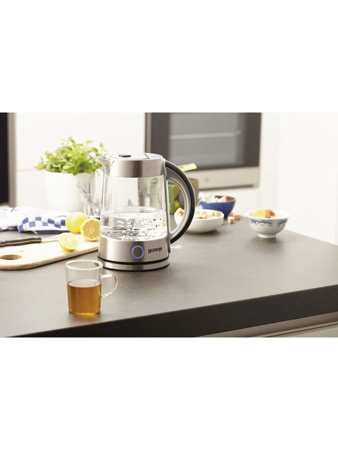 Серебряный чайник электрический Gorenje K17G, 2200 Вт, 1.7л, стеклянный корпус, серебристый