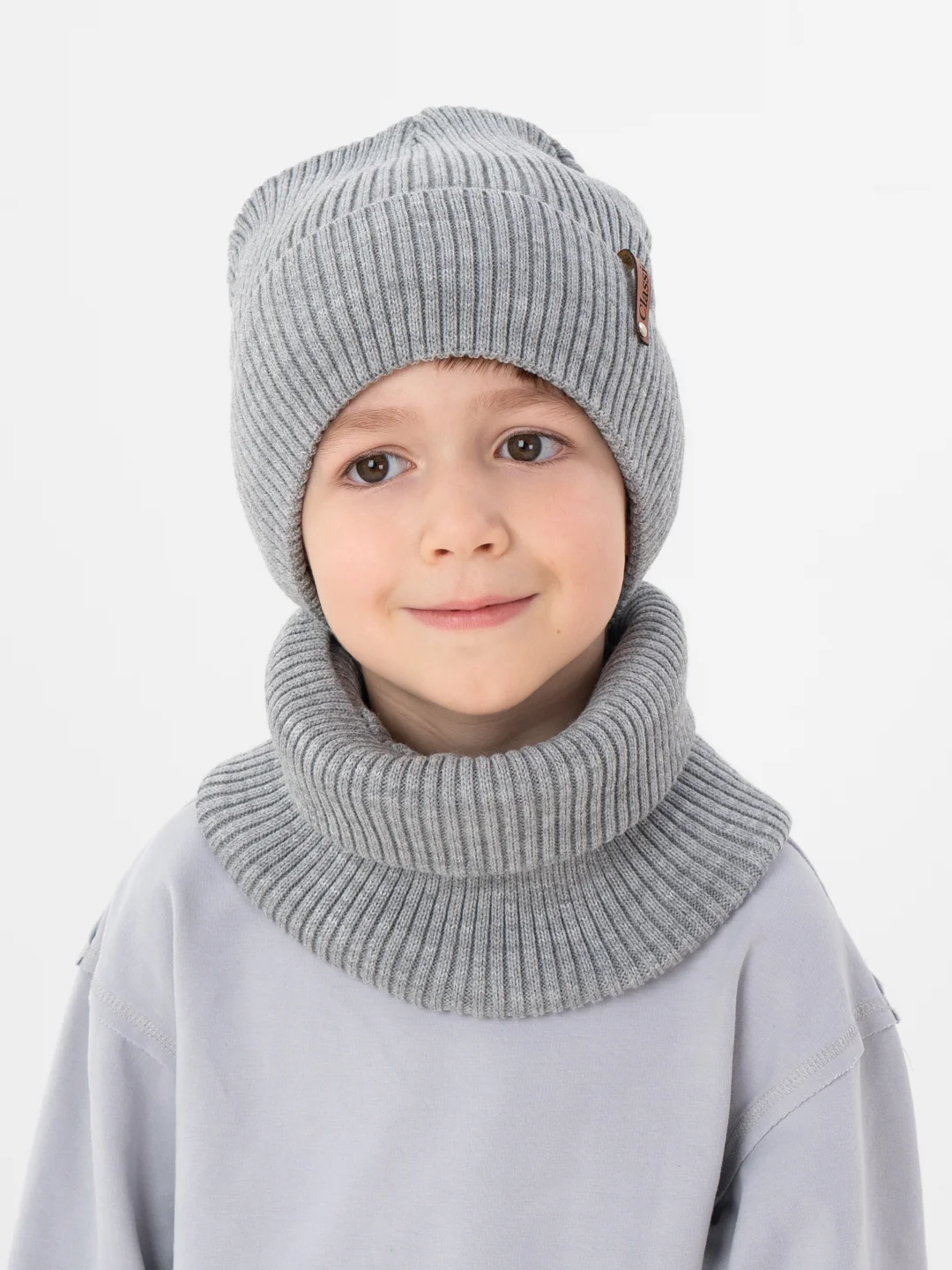 Серый зимний комплект для мальчика 5- 12 лет . Зимняя шапка для мальчика