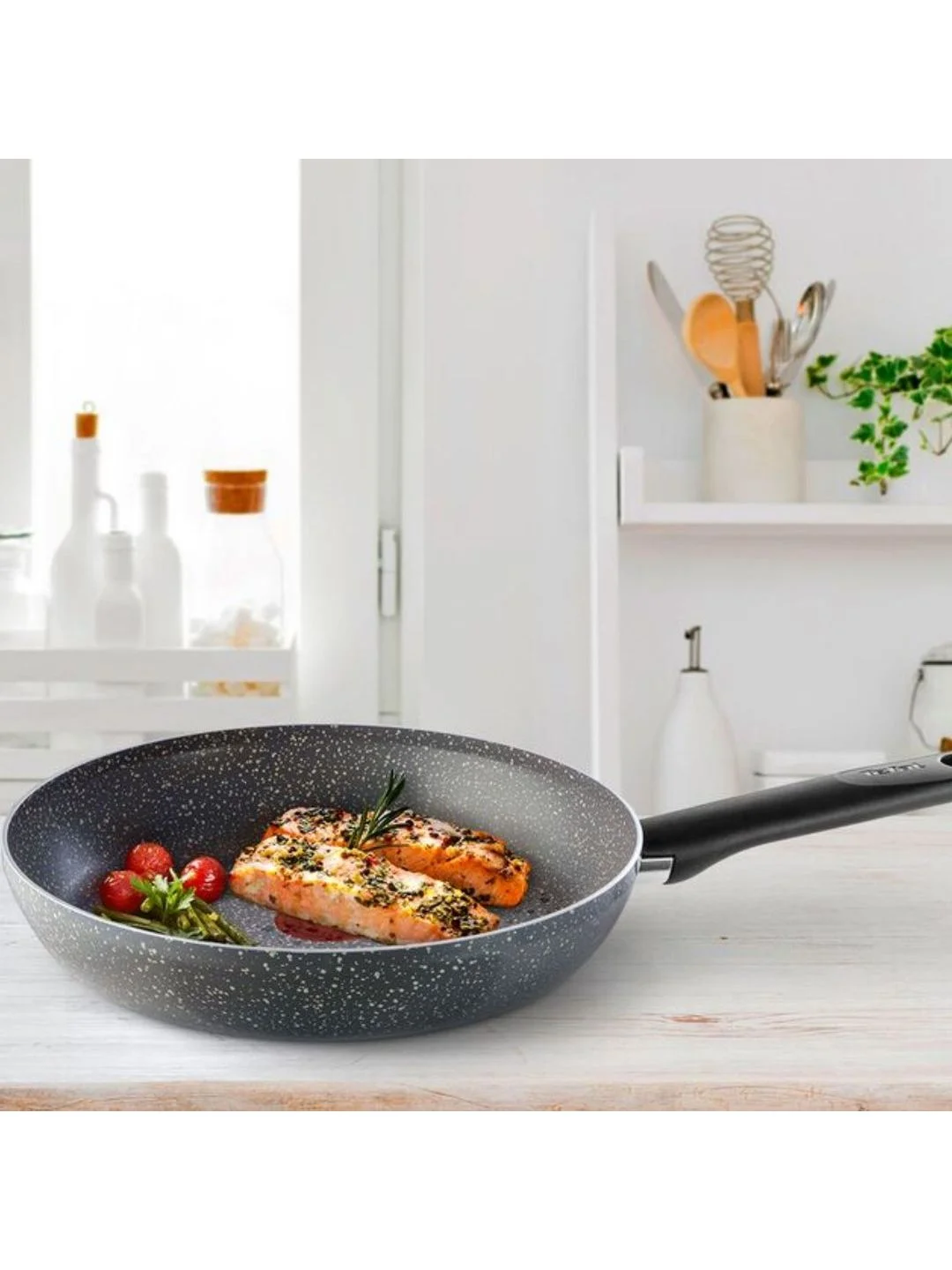 Серый сковорода 24 см Tefal Natural Cook 04213124, глубокая