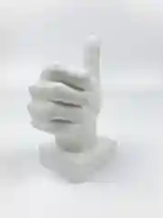 Белый статуэтка жест Like / палец вверх