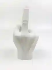 Белый статуэтка жест / средний палец