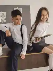 Белый лонгслив для мальчика