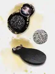 Серый брошь "Матрешка", ручная работа, в подарочной коробке