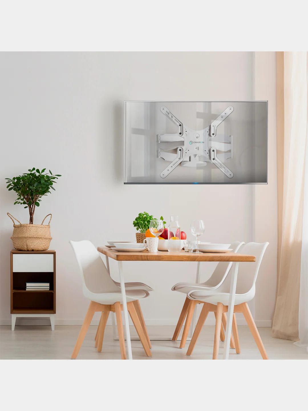 Белый кронштейн для телевизора 37"-70" ONKRON M5, наклонно-поворотный, до 36,4 кг