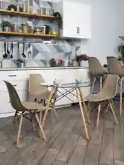 Белый стол для кухни обеденный круглый DSW