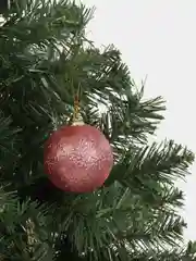 Коралловый набор елочных украшений в коробке, шары, шишки, подарки, новогодние игрушки на елку