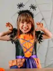 Черный карнавальный ободок на Хэллоуин Halloween с пауками и тыквами, на утренник