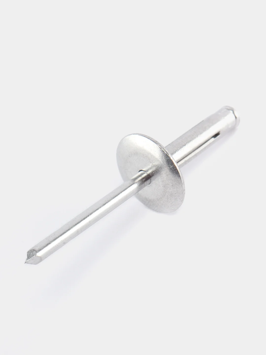 Серебряный заклепочный кронштейн Fender Renault 77 03 072 424
