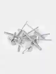 Серебряный заклепочный кронштейн Fender Renault 77 03 072 424
