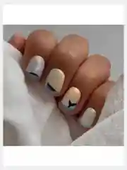 Накладные ногти короткие с дизайном форма Квадрат