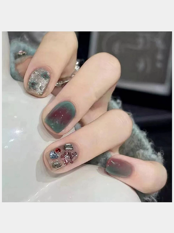 Накладные ногти короткие с дизайном форма Квадрат
