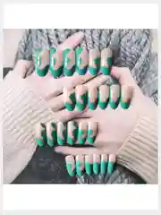 Накладные ногти с дизайном форма Миндаль