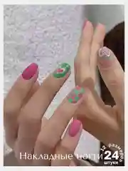 Накладные ногти короткие с дизайном форма Квадрат