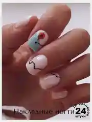 Накладные ногти короткие с дизайном форма Квадрат
