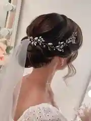 Белый шпильки со стразами для причёски