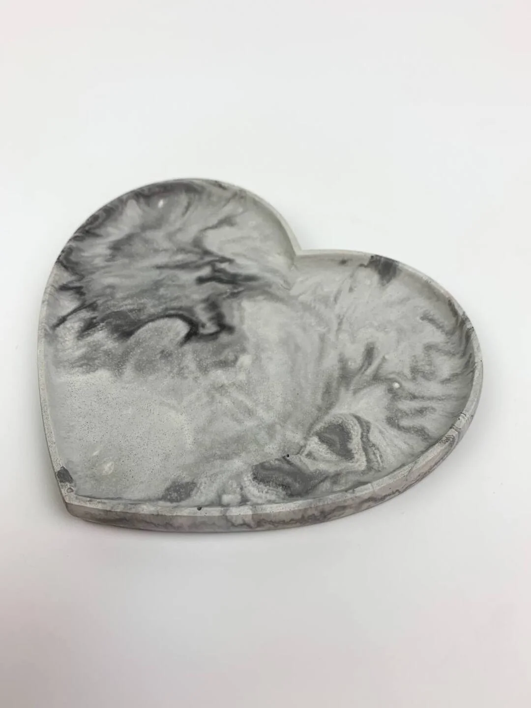 Серый подставка из гипса "Сердце"
