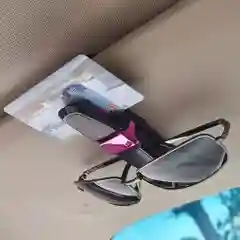 Органайзер зажим на солнцезащитный козырек золотистый/ Вешалка крючок на подголовник авто