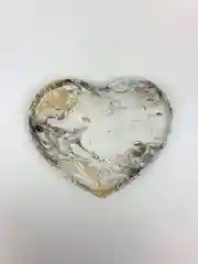 Черный подставка из гипса "Сердце"