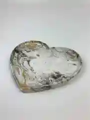 Черный подставка из гипса "Сердце"