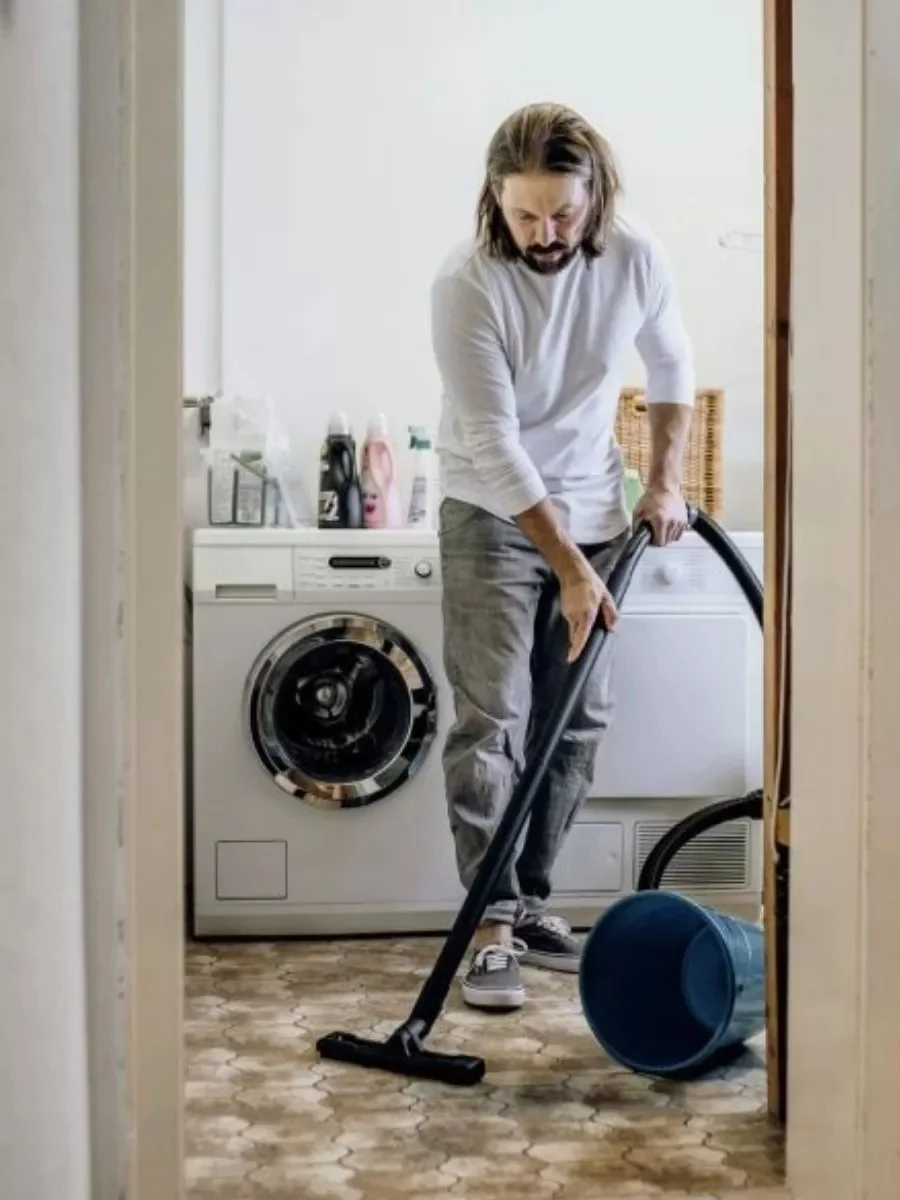Желтый бытовой пылесос, строительный пылесос Karcher WD 3 P V-17/4/20 Workshop (1.628-175.0)