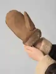 Женские теплые варежки с мехом